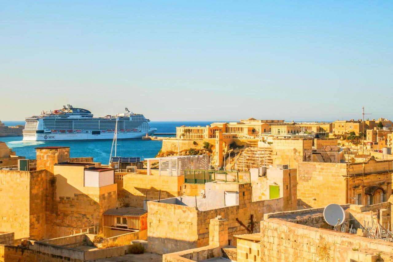Kharmen A 1565s House With Seaviews *