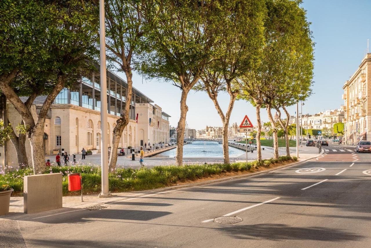 Kharmen A 1565s House With Seaviews Apartment