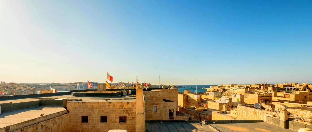 Kharmen A 1565s House With Seaviews Apartment *
